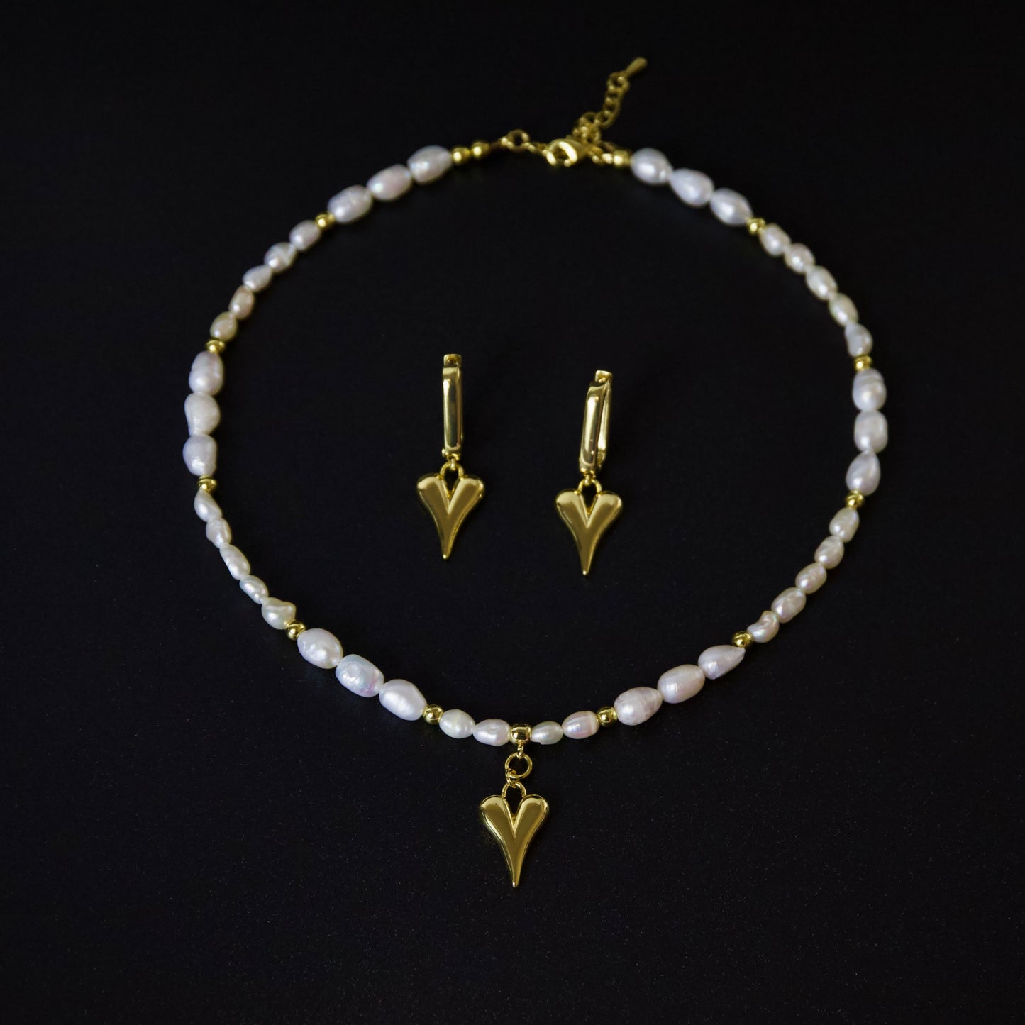 Set collar y aros con perlas “Corazón Dorado”