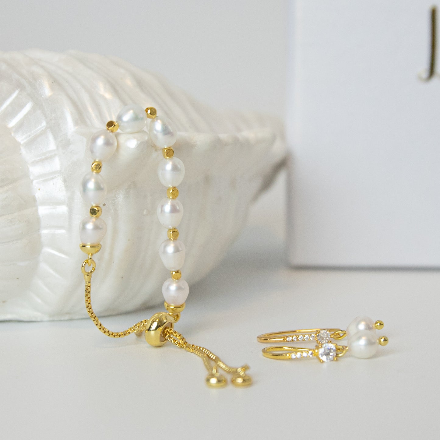 CONJUNTO PERLAS DULCES 18K “ARMONÍA DE PERLA”