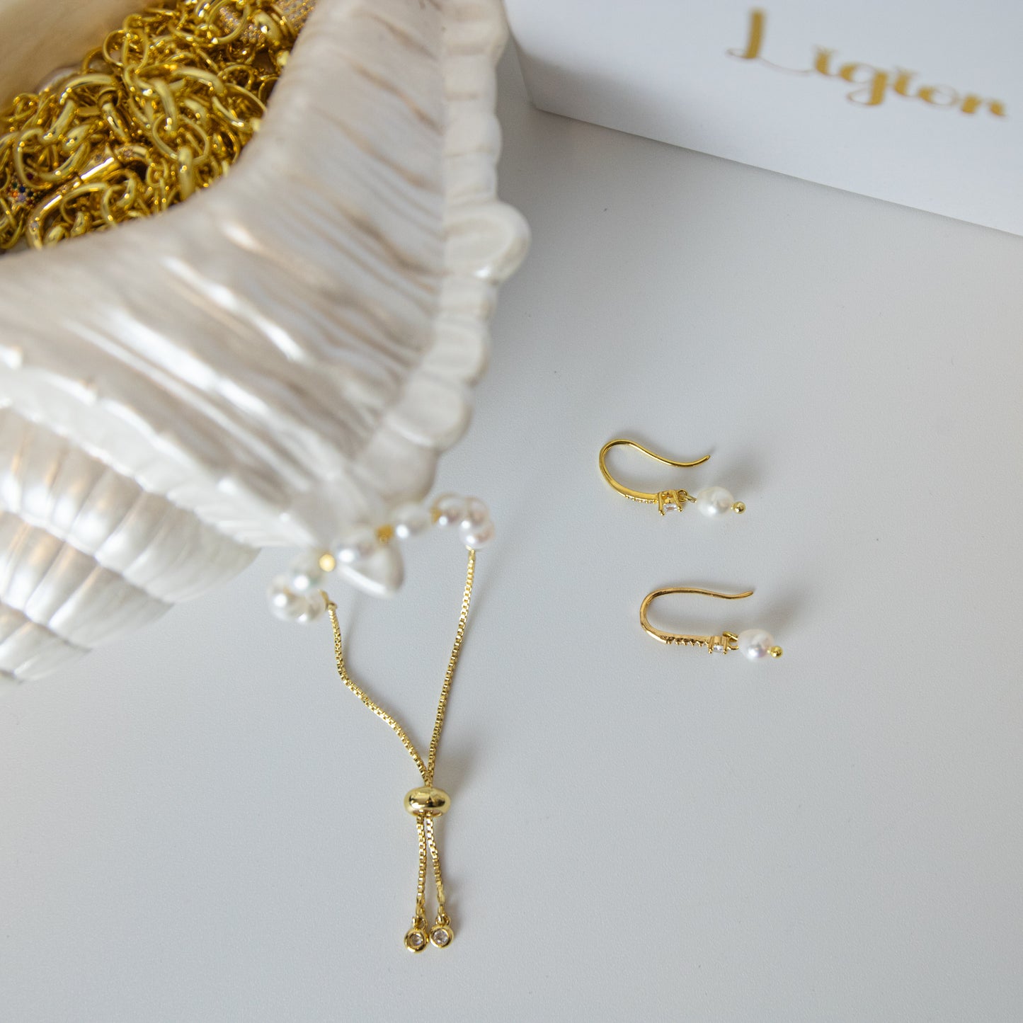 CONJUNTO PERLAS DULCES 18K “ARMONÍA DE PERLA”