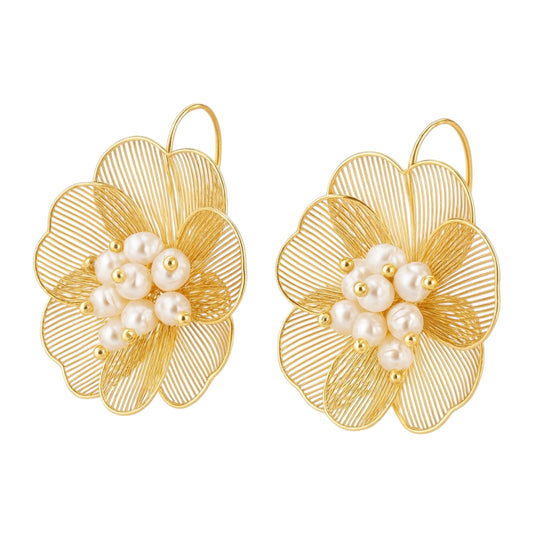 Aros de Perlas Dulces 18K “Flor de Perla”
