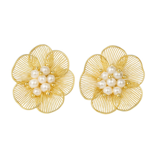 Aros de Perlas Dulces 18K “Flor de Perla”